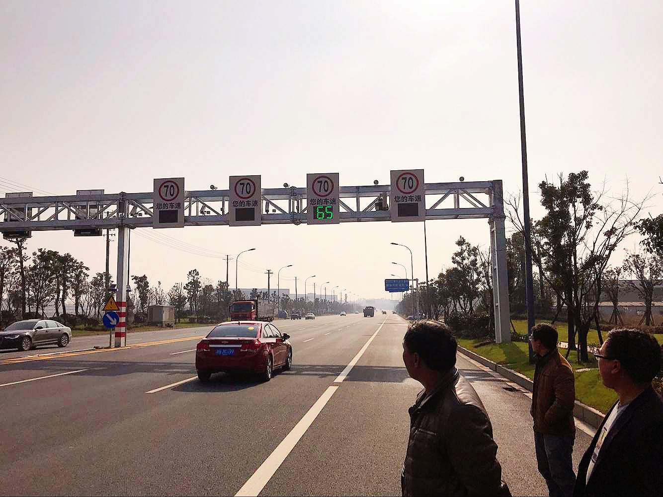沅江县207国道安装的测速抓拍系统